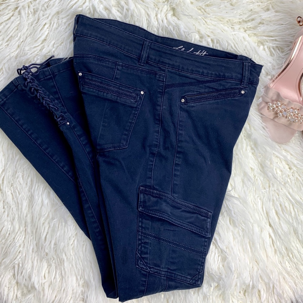WHite House Black Market Navy skinny jeans sz 4